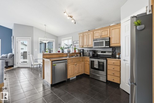 66 Willowby Close, Stony Plain, AB - Indoor Photo Showing Kitchen With Double Sink