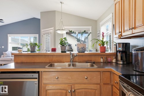 66 Willowby Close, Stony Plain, AB - Indoor Photo Showing Kitchen With Double Sink