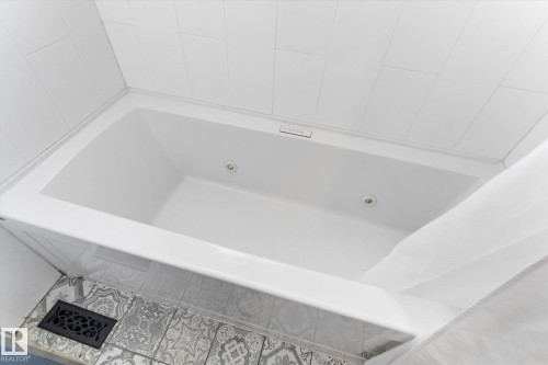 281 Lancaster Terrace Nw, Edmonton, AB - Indoor