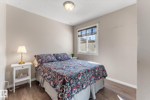 281 Lancaster Terrace Nw, Edmonton, AB - Indoor Photo Showing Bedroom