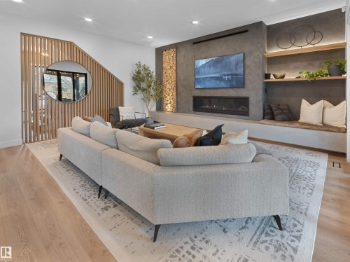 10214 125 Street Nw, Edmonton, AB - Indoor Photo Showing Living Room