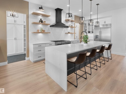 10214 125 Street Nw, Edmonton, AB - Indoor