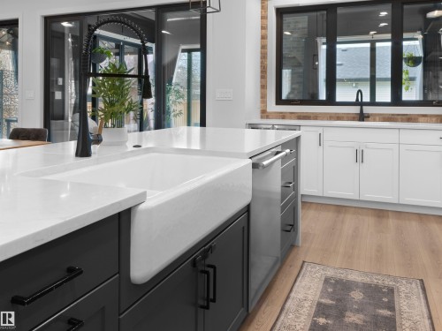 10214 125 Street Nw, Edmonton, AB - Indoor Photo Showing Kitchen