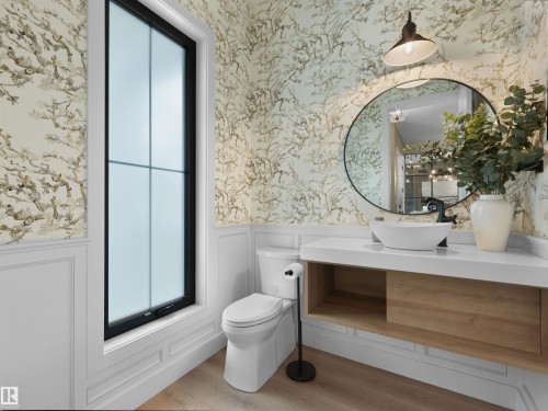 10214 125 Street Nw, Edmonton, AB - Indoor Photo Showing Bathroom