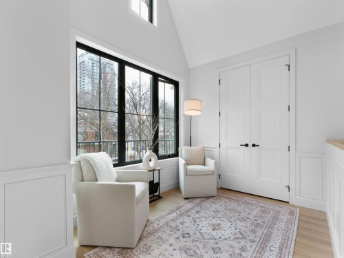 10214 125 Street Nw, Edmonton, AB - Indoor
