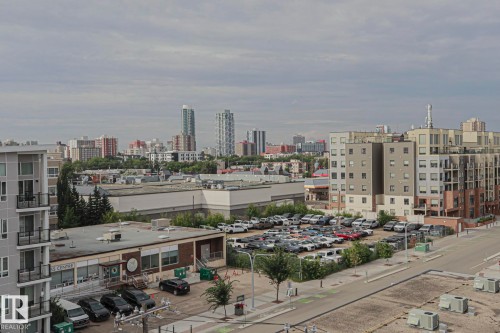 Cityscape with multiple high-rise buildings and commercial structures - #607 10518 113 St Nw Nw, Edmonton, AB - Outdoor With View