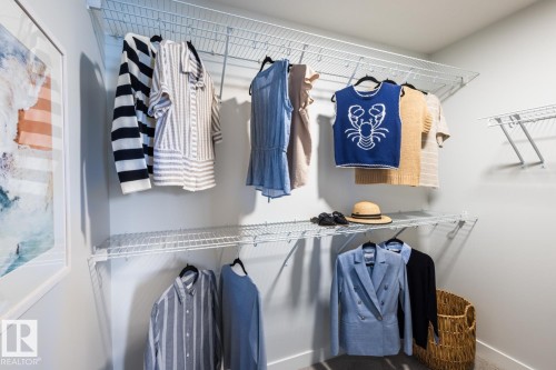 5316 Hawthorn Close Sw, Edmonton, AB - Indoor With Storage