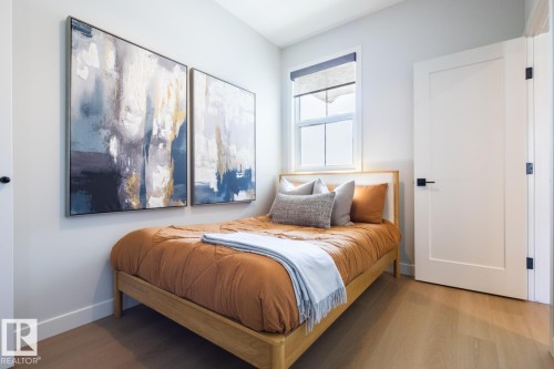 5316 Hawthorn Close Sw, Edmonton, AB - Indoor Photo Showing Bedroom