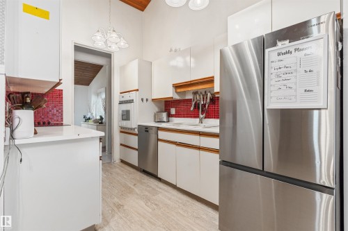 190 Westridge Road Nw, Edmonton, AB - Indoor Photo Showing Kitchen