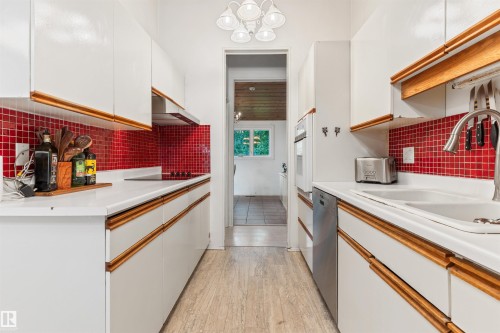 190 Westridge Road Nw, Edmonton, AB - Indoor Photo Showing Kitchen