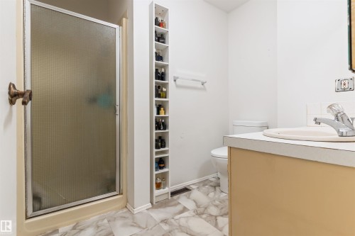 190 Westridge Road Nw, Edmonton, AB - Indoor Photo Showing Bathroom