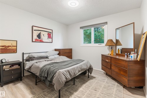 190 Westridge Road Nw, Edmonton, AB - Indoor Photo Showing Bedroom