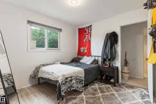 190 Westridge Road Nw, Edmonton, AB - Indoor Photo Showing Bedroom
