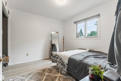 190 Westridge Road Nw, Edmonton, AB - Indoor Photo Showing Bedroom