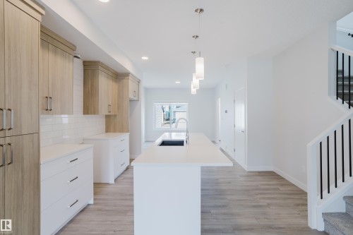 307 Brae Way, Leduc, AB - Indoor Photo Showing Kitchen