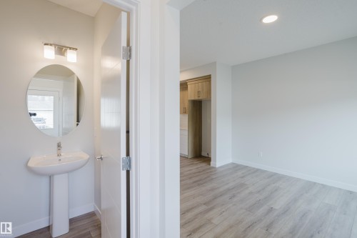 307 Brae Way, Leduc, AB - Indoor Photo Showing Bathroom