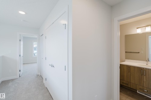 307 Brae Way, Leduc, AB - Indoor Photo Showing Other Room
