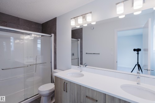 307 Brae Way, Leduc, AB - Indoor Photo Showing Bathroom