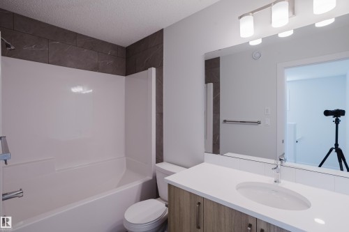 307 Brae Way, Leduc, AB - Indoor Photo Showing Bathroom