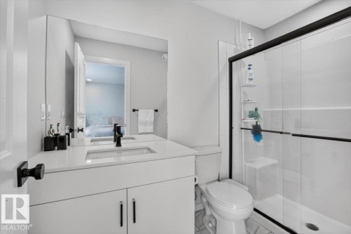 22830 82A Avenue Nw, Edmonton, AB - Indoor Photo Showing Bathroom