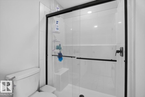 22830 82A Avenue Nw, Edmonton, AB - Indoor Photo Showing Bathroom