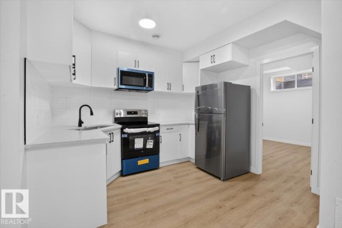 22830 82A Avenue Nw, Edmonton, AB - Indoor Photo Showing Kitchen