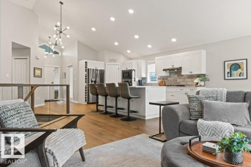 501 Byrne Crescent Sw, Edmonton, AB - Indoor Photo Showing Living Room