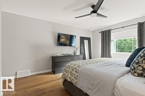 501 Byrne Crescent Sw, Edmonton, AB - Indoor Photo Showing Bedroom