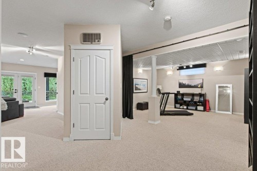 501 Byrne Crescent Sw, Edmonton, AB - Indoor Photo Showing Other Room