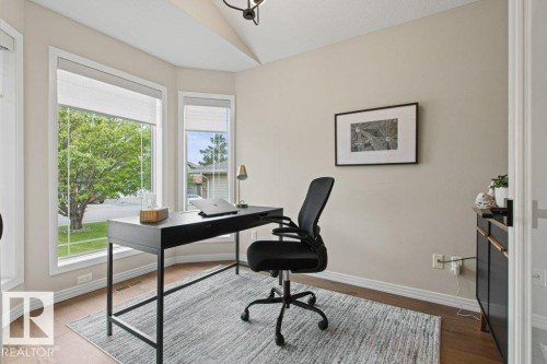 501 Byrne Crescent Sw, Edmonton, AB - Indoor Photo Showing Office