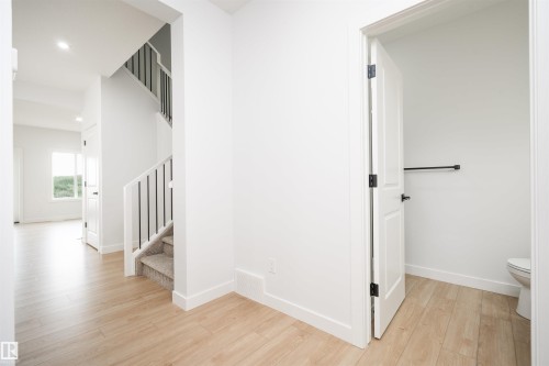 6255 29 Avenue Sw, Edmonton, AB - Indoor Photo Showing Other Room