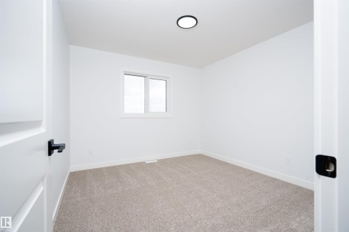 6255 29 Avenue Sw, Edmonton, AB - Indoor Photo Showing Other Room