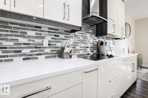 241 Westbrook Wynd, Fort Saskatchewan, AB - Indoor Photo Showing Kitchen