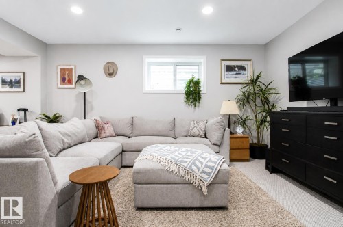 241 Westbrook Wynd, Fort Saskatchewan, AB - Indoor Photo Showing Living Room