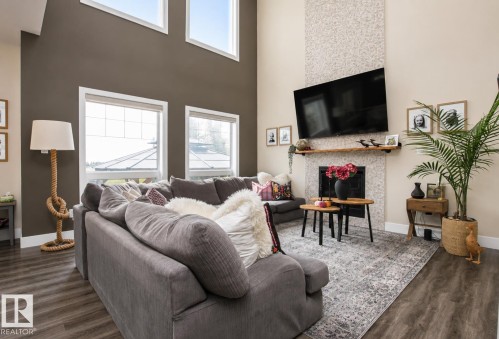 241 Westbrook Wynd, Fort Saskatchewan, AB - Indoor Photo Showing Living Room