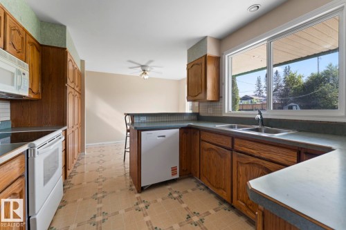 315 Lakeshore Drive, Cold Lake, AB - Indoor Photo Showing Kitchen With Double Sink