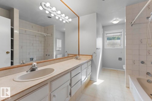 315 Lakeshore Drive, Cold Lake, AB - Indoor Photo Showing Bathroom