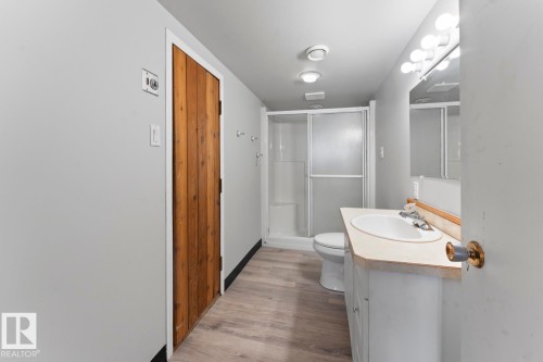 315 Lakeshore Drive, Cold Lake, AB - Indoor Photo Showing Bathroom