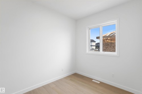 1563 211 Street Nw, Edmonton, AB - Indoor Photo Showing Other Room
