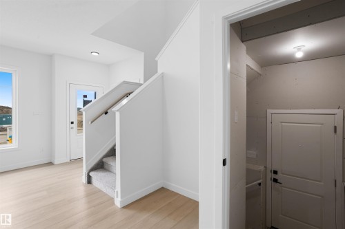 1563 211 Street Nw, Edmonton, AB - Indoor Photo Showing Other Room