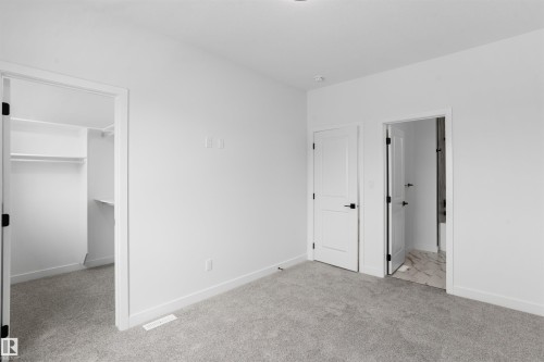 1563 211 Street Nw, Edmonton, AB - Indoor Photo Showing Other Room
