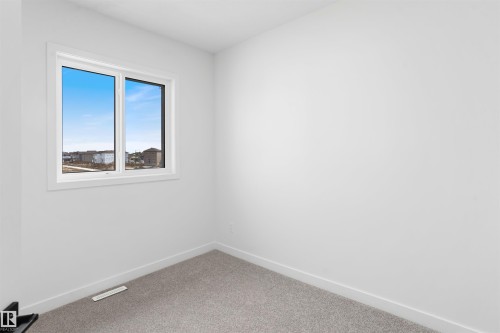 1563 211 Street Nw, Edmonton, AB - Indoor Photo Showing Other Room
