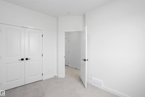 1563 211 Street Nw, Edmonton, AB - Indoor Photo Showing Other Room