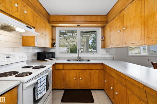3616 109A Street Nw, Edmonton, AB - Indoor Photo Showing Kitchen With Double Sink