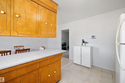 3616 109A Street Nw, Edmonton, AB - Indoor Photo Showing Kitchen