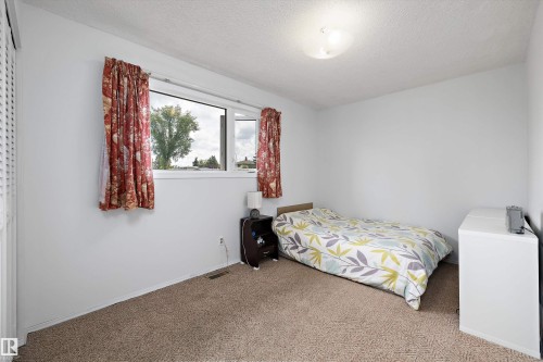3616 109A Street Nw, Edmonton, AB - Indoor Photo Showing Bedroom