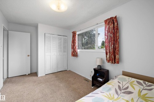 3616 109A Street Nw, Edmonton, AB - Indoor Photo Showing Bedroom