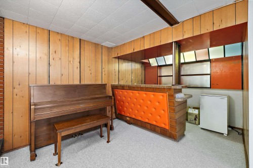 3616 109A Street Nw, Edmonton, AB - Indoor Photo Showing Other Room
