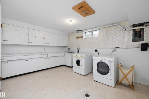 3616 109A Street Nw, Edmonton, AB - Indoor Photo Showing Laundry Room