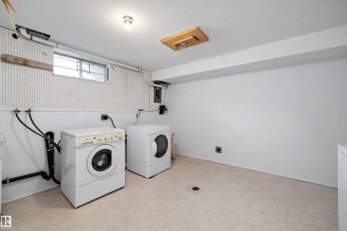 3616 109A Street Nw, Edmonton, AB - Indoor Photo Showing Laundry Room